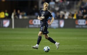 LA Galaxy คว้า Jakob Glesnes เสริมแนวรับ ดีลแลกเงินจัดสรรจาก Union