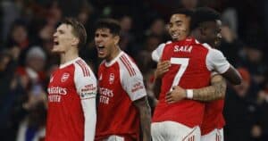 ดราม่าท้ายเกม! อาร์เซนอลเฉือนวูล์ฟส์ 2-1 ได้สองเข้าประตูตัวเอง ขยับหนีหัวตาราง