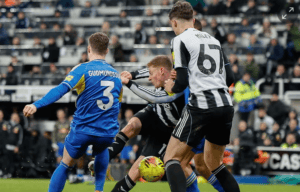 เกมคลาสสิก! นิวคาสเซิลแซงลีดส์ 4-3 ยิงชัยนาที 102 แต่เสียชาร์เจ็บหนัก