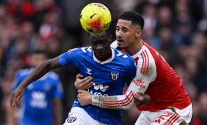 แมนยูยุคคาร์ริคแรงจริง! ชนะสเปอร์ส 2-0 หลังทีมเยือนเหลือ 10 คน